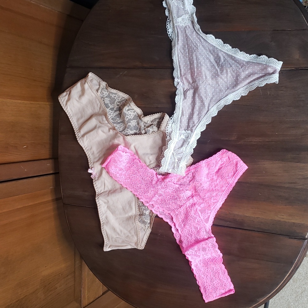 Victoria's Secret NWT Lace Panties Thong Bundle Sz M
